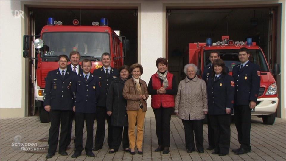 frauenfeuerwehr gruppenbild sm
